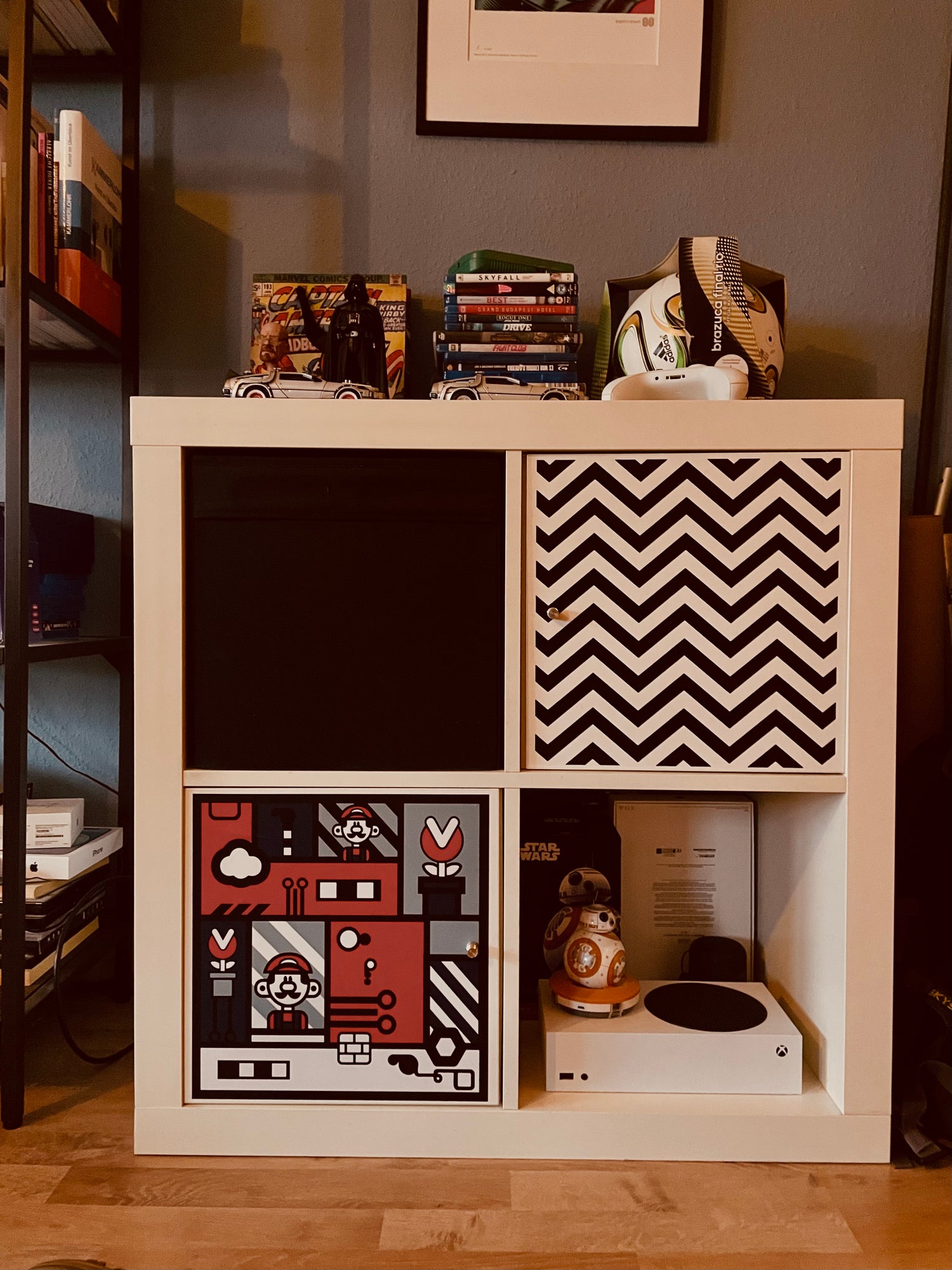 Dennis & sein customisiertes IKEA KALLAX für Spiele!